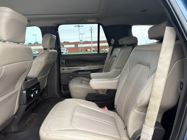 Used 2018 Ford Expedition Limited w/ Equipment Group 302A RWD image 9