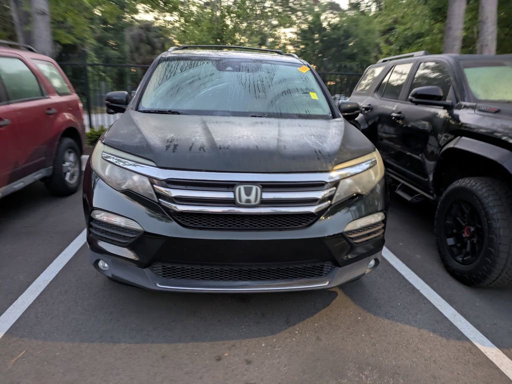 Used 2018 Honda Pilot Touring image 2