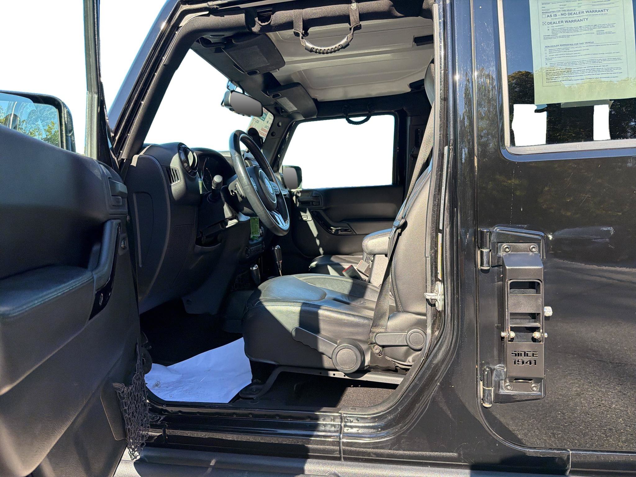 Used 2015 Jeep Wrangler Unlimited Sahara AWD/4WD image 7