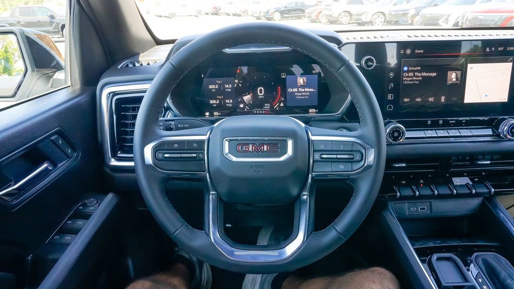 Used 2025 GMC Canyon Elevation image 32