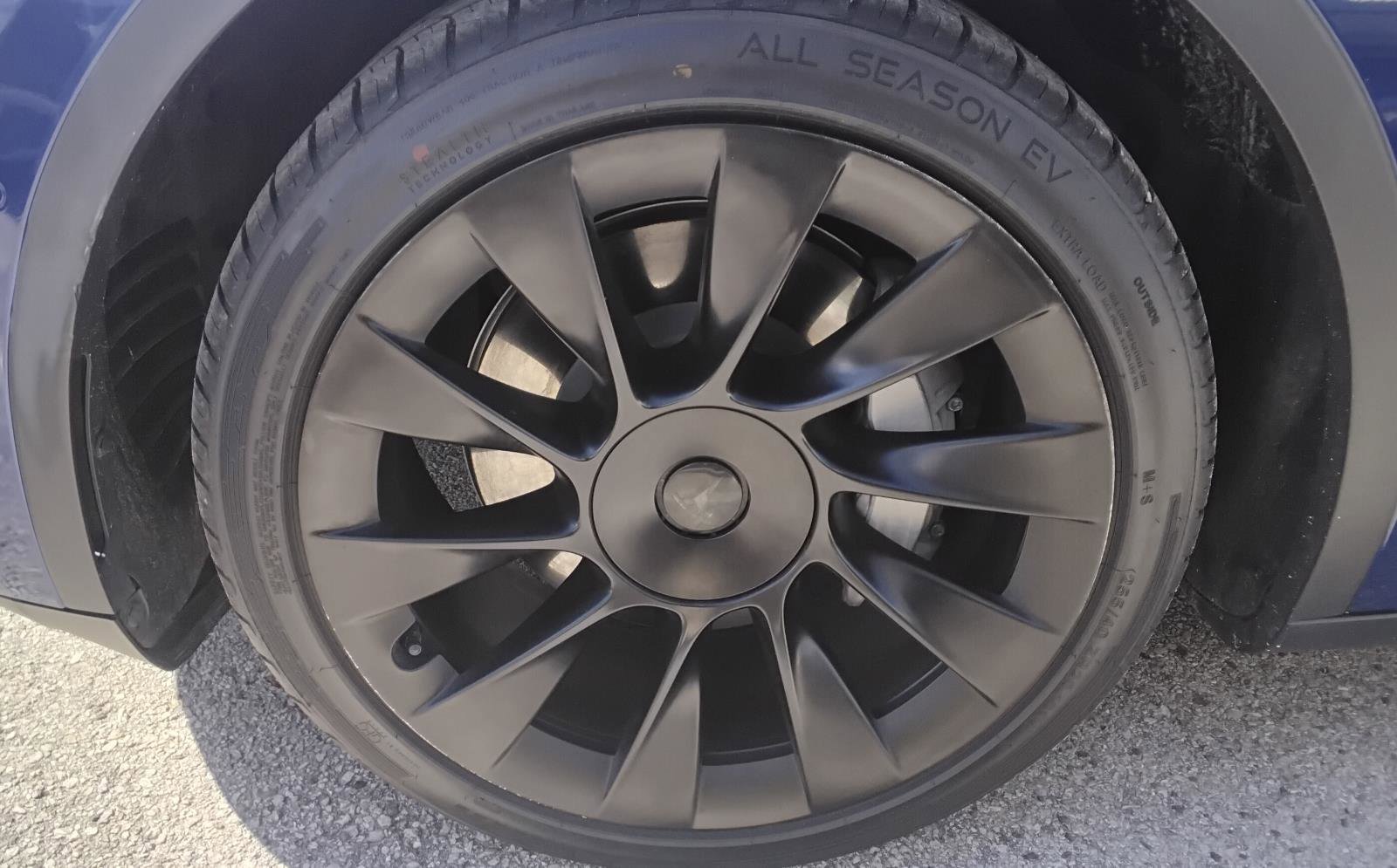 Used 2021 Tesla Model Y Long Range image 10