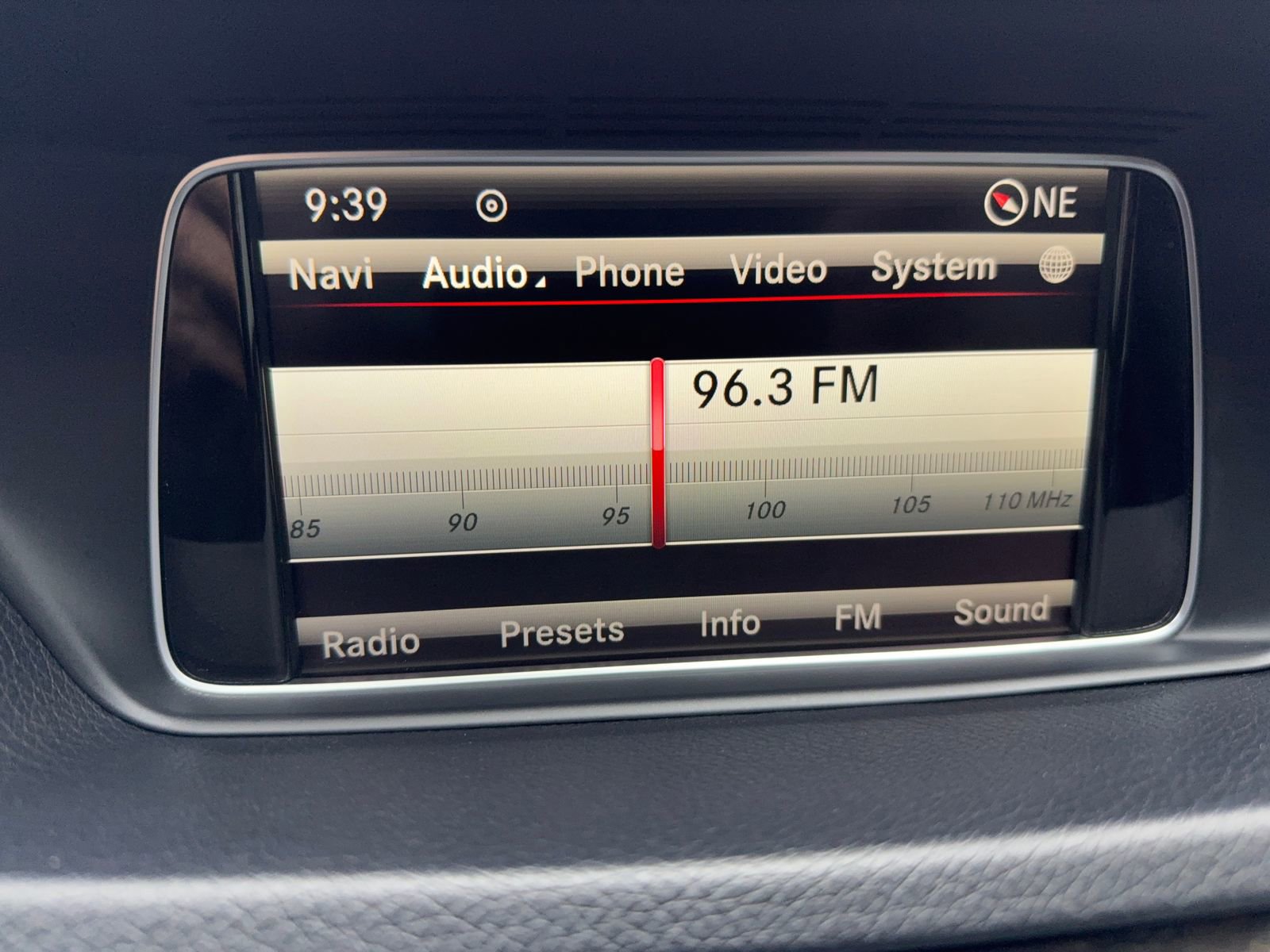 Used 2014 Mercedes-Benz E 350 Sedan image 24