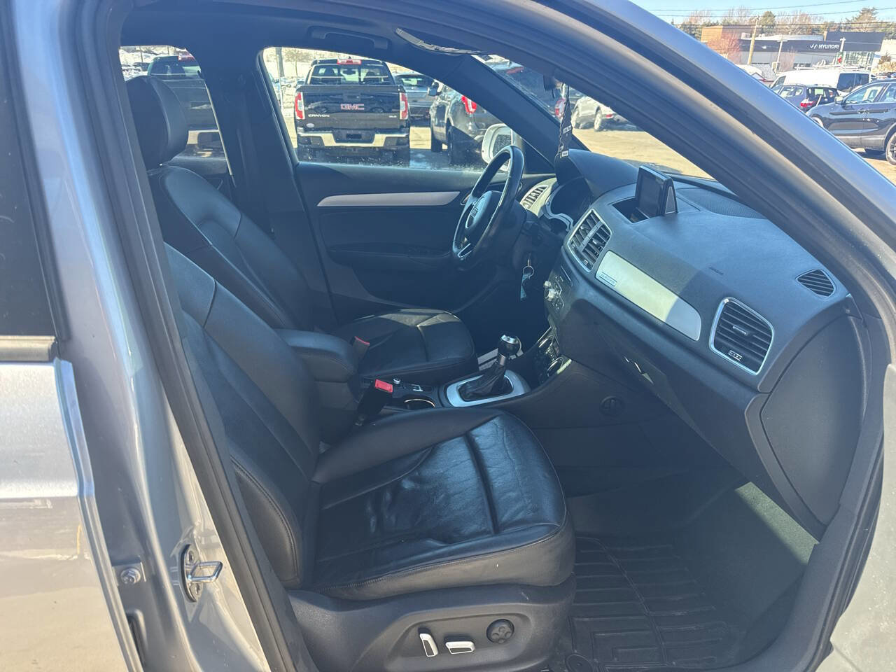 Used 2018 Audi Q3 2.0T Premium AWD/4WD image 16