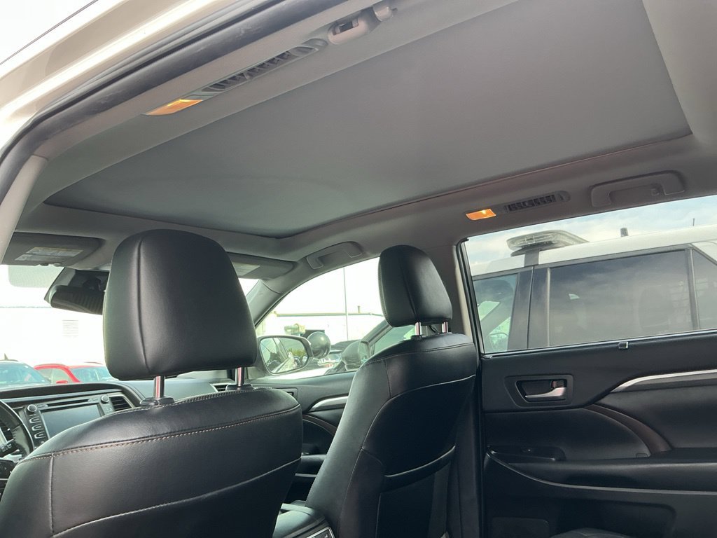 Used 2019 Toyota Highlander Limited Platinum AWD/4WD image 18