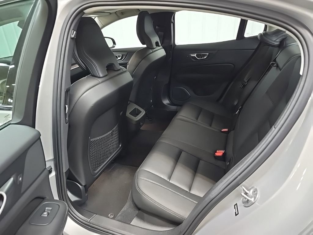 Used 2024 Volvo S60 B5 Plus AWD/4WD image 32