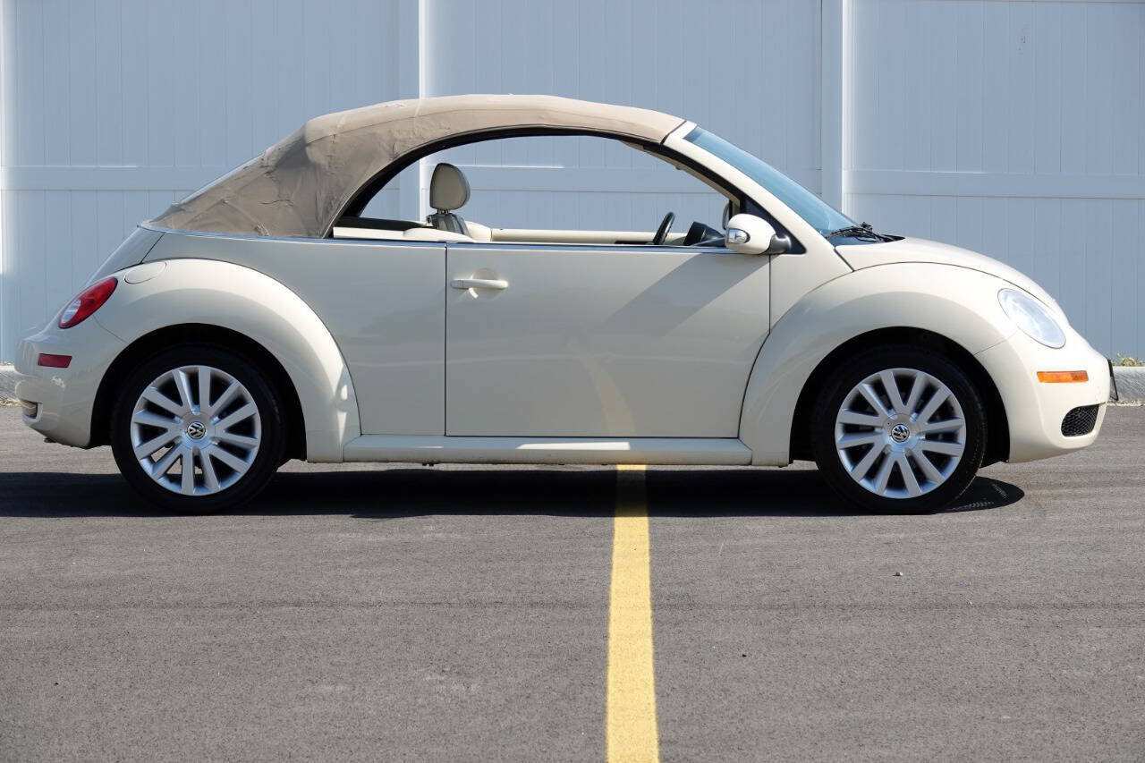 Used 2008 Volkswagen Beetle SE FWD image 34
