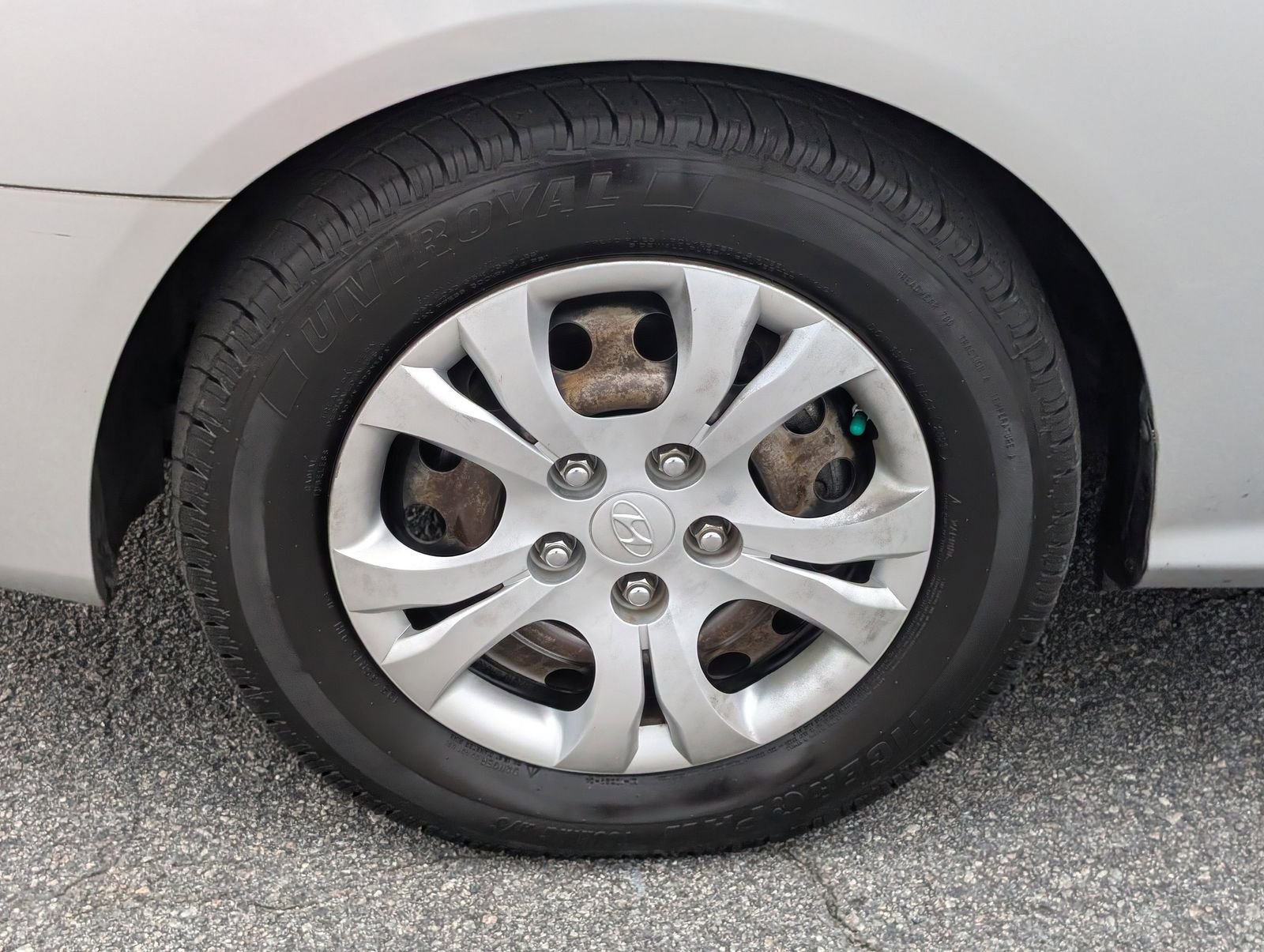 Used 2010 Hyundai Elantra GLS FWD image 13