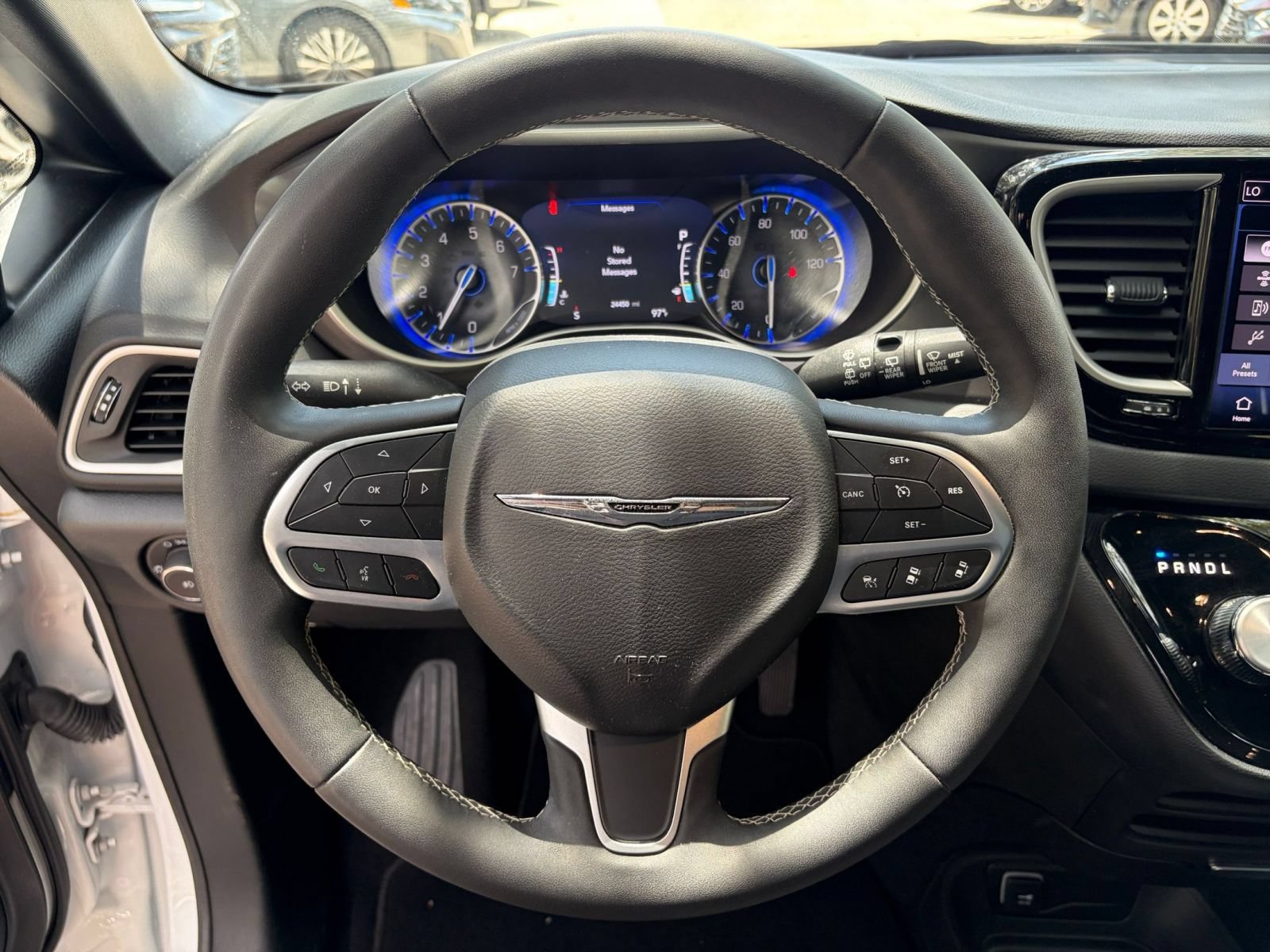Used 2025 Chrysler Pacifica Select FWD image 29