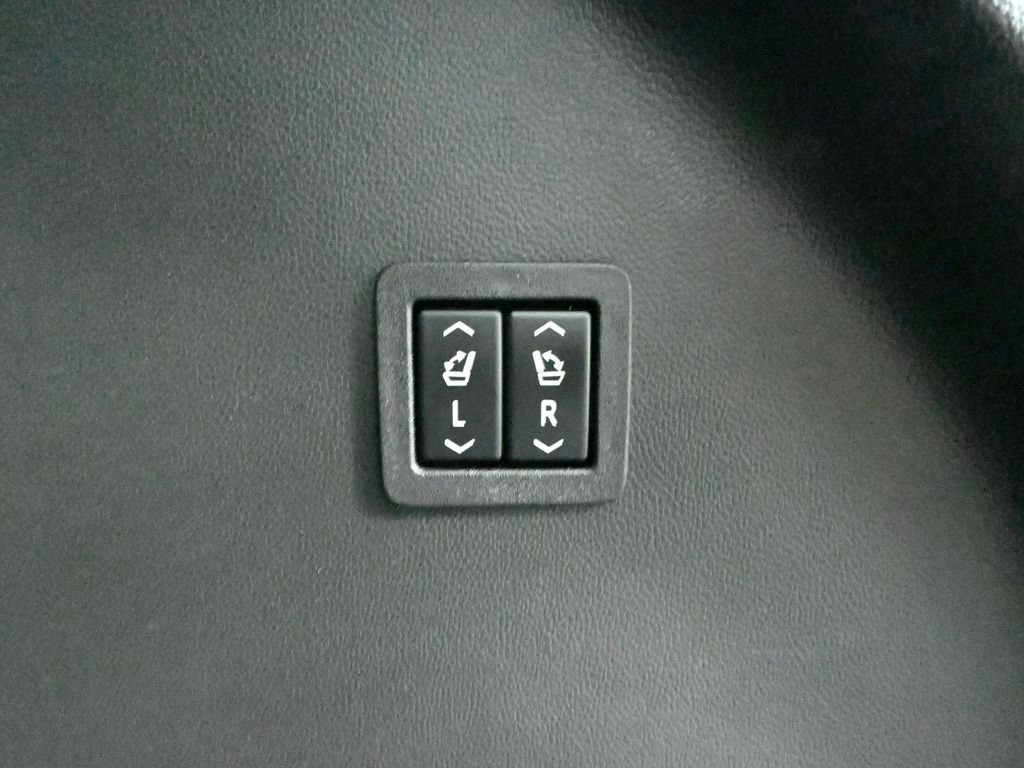 Used 2021 Buick Enclave Premium w/ Surround and Sites Package AWD/4WD image 46