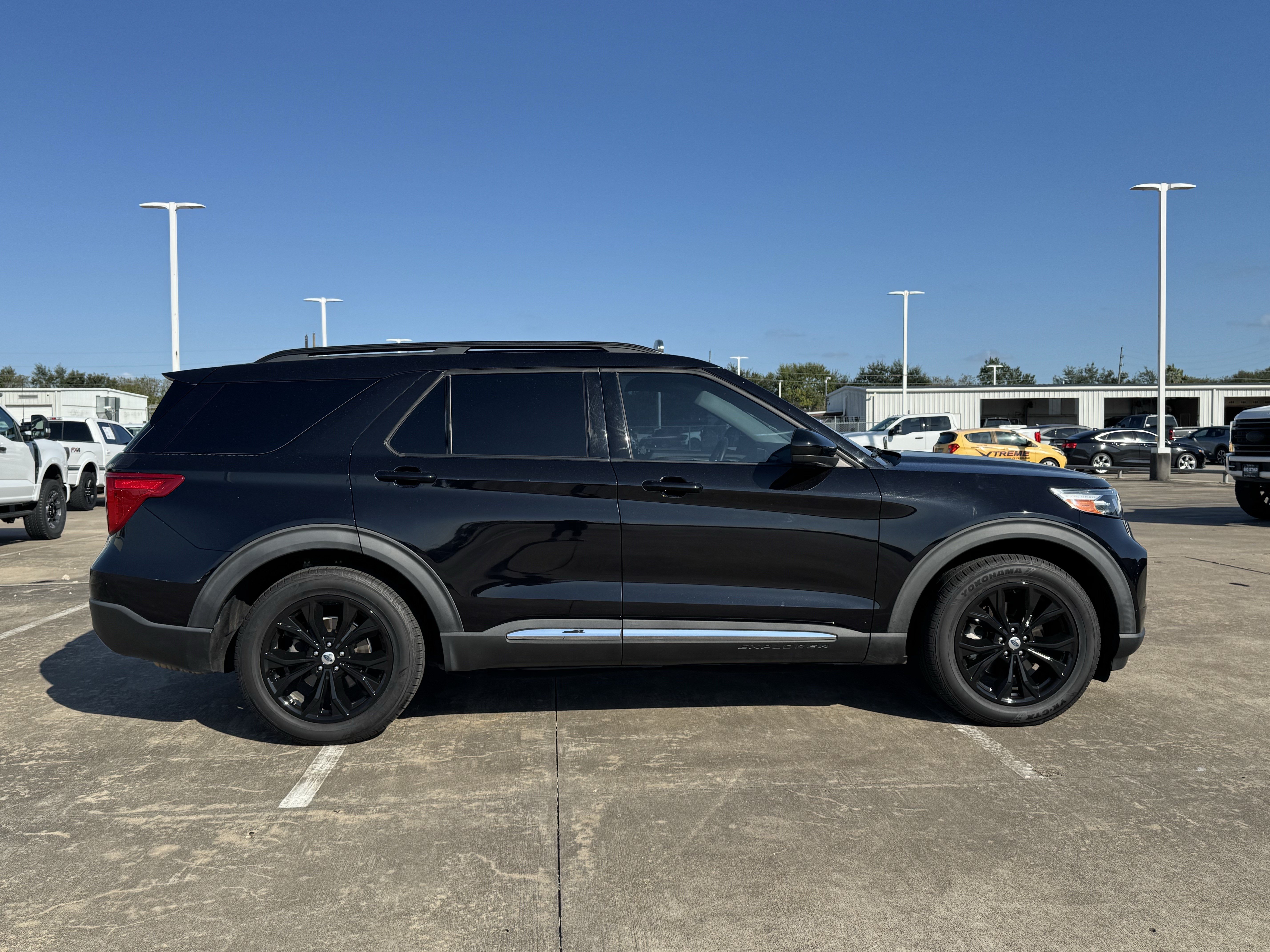 Used 2020 Ford Explorer XLT w/ Equipment Group 202A RWD image 6