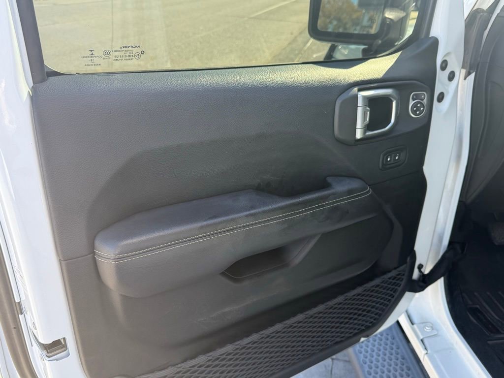 Used 2019 Jeep Wrangler Unlimited Sahara image 10