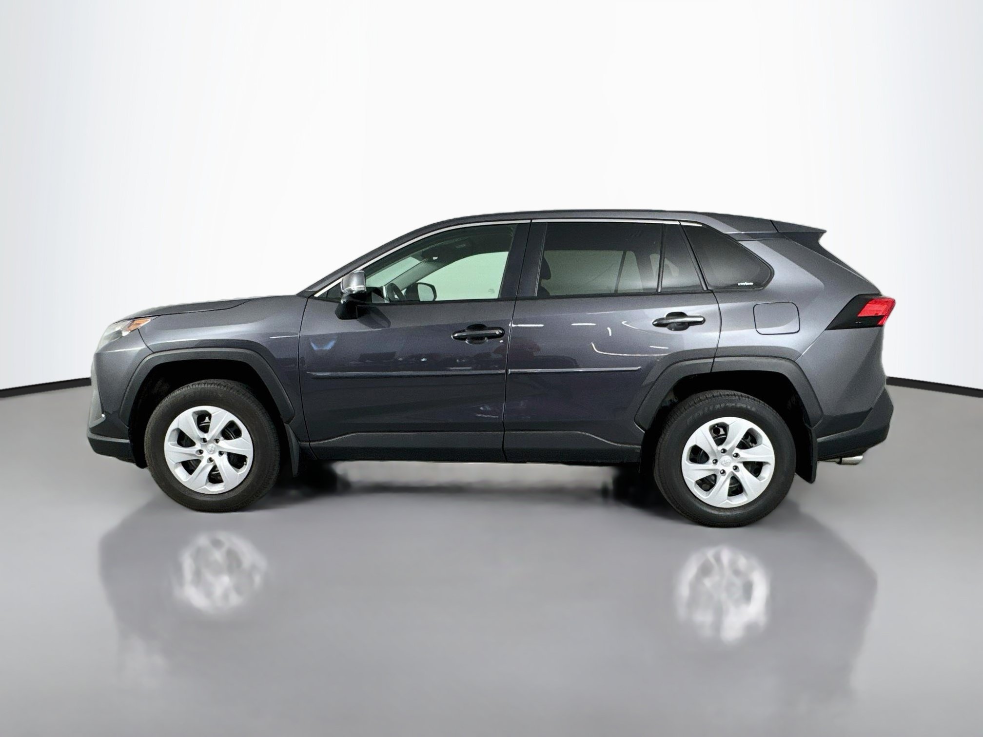 Certified 2024 Toyota RAV4 LE AWD/4WD image 4