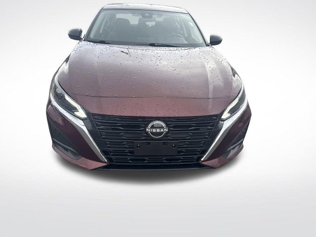 Used 2024 Nissan Altima 2.5 SV image 11