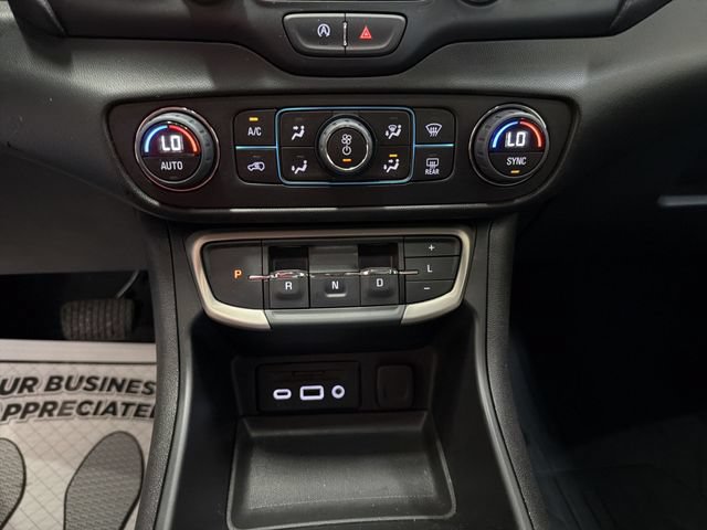 Used 2024 GMC Terrain Denali w/ Denali Premium Package AWD/4WD image 19