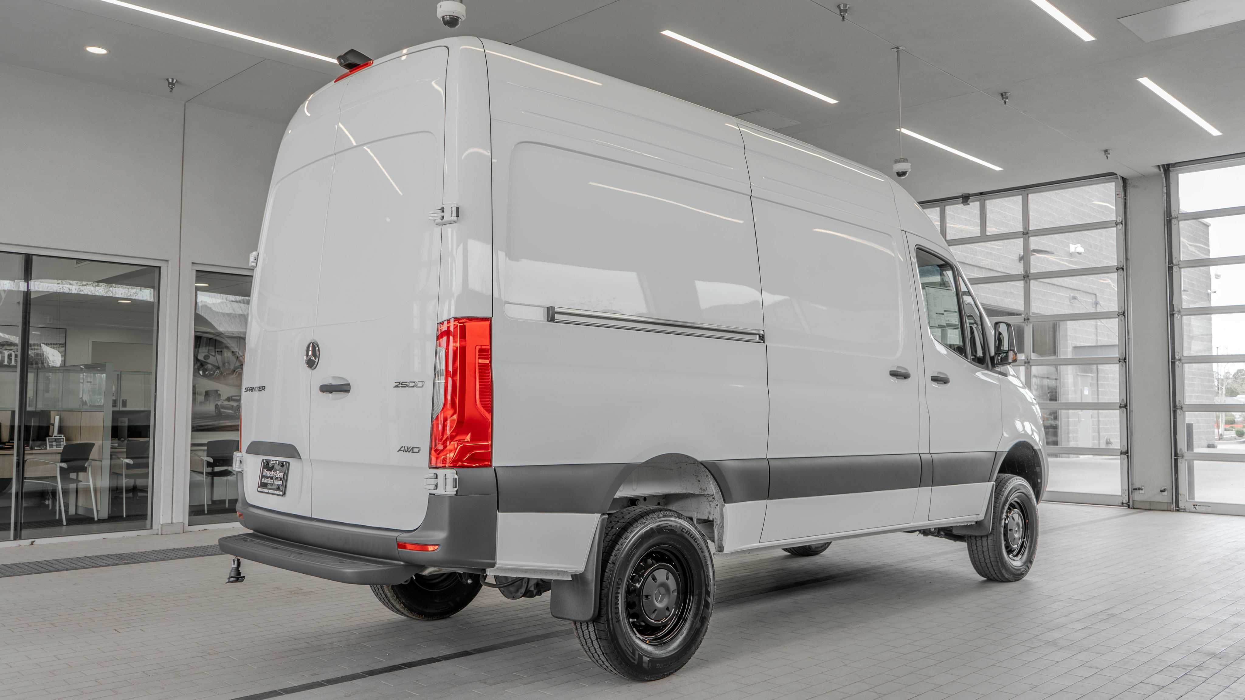 Used 2025 Mercedes-Benz Sprinter 2500 image 26