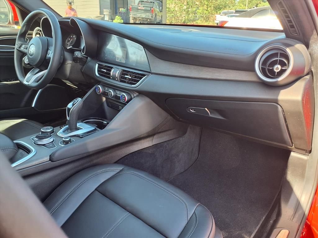 Used 2023 Alfa Romeo Giulia Ti image 11