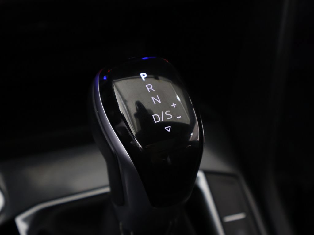Used 2024 Volkswagen Tiguan SE R-Line FWD image 53