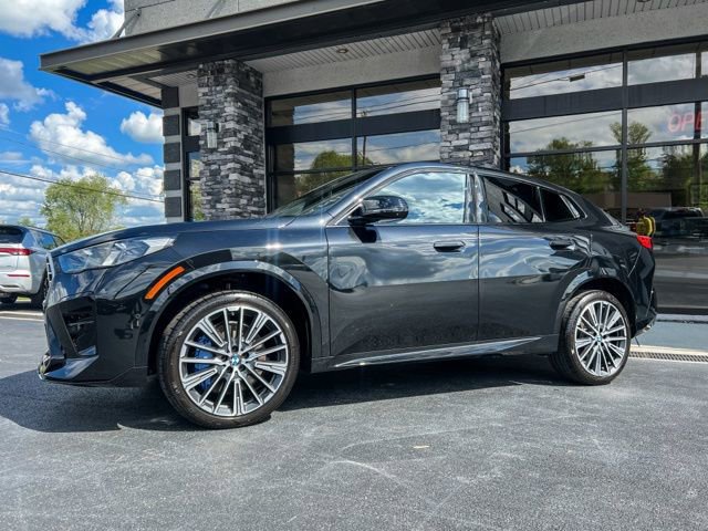 Used 2025 BMW X2 M35i AWD/4WD image 2