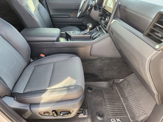 Used 2024 Lexus GX 550 550 Luxury w/ Accessory Package (Z1) image 14