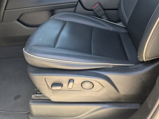 Used 2024 Chevrolet Suburban Premier AWD/4WD image 21