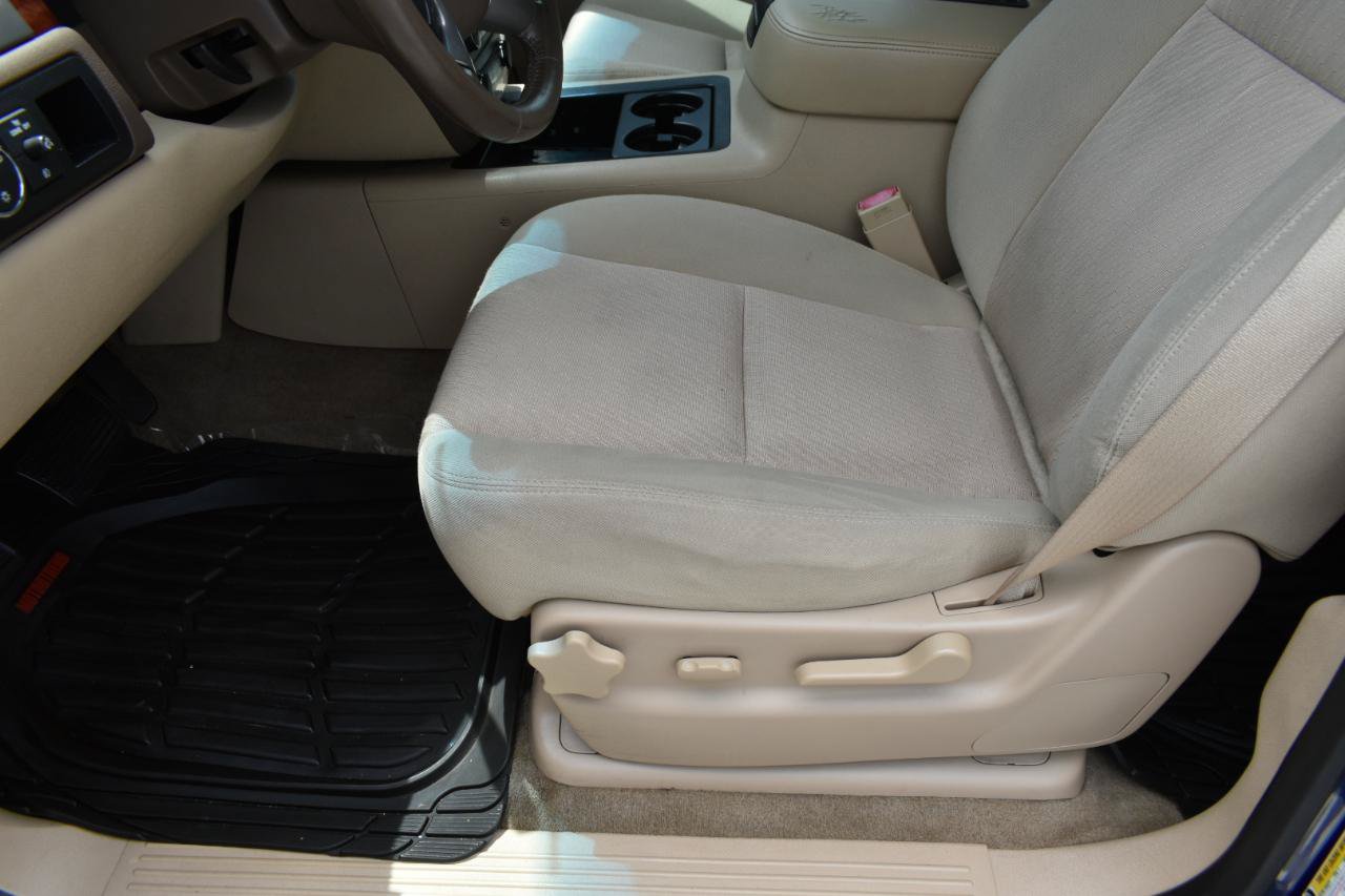 Used 2013 Chevrolet Avalanche LS RWD image 22