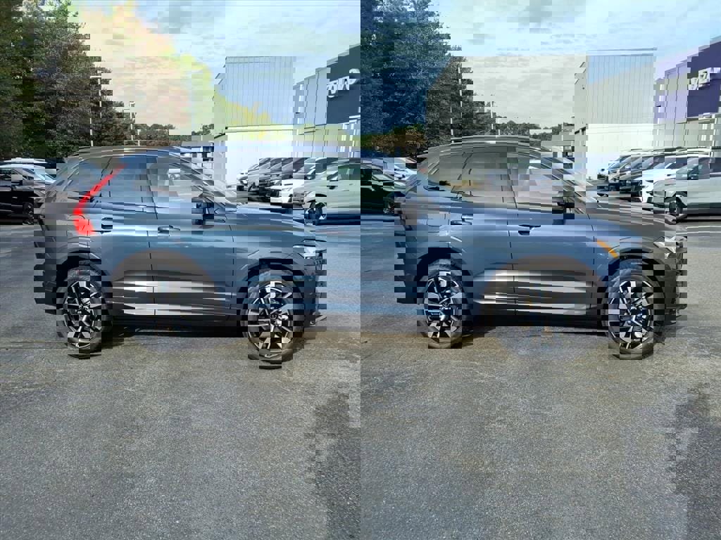 New 2026 Volvo XC60 B5 Plus w/ Protection Package Premier image 2