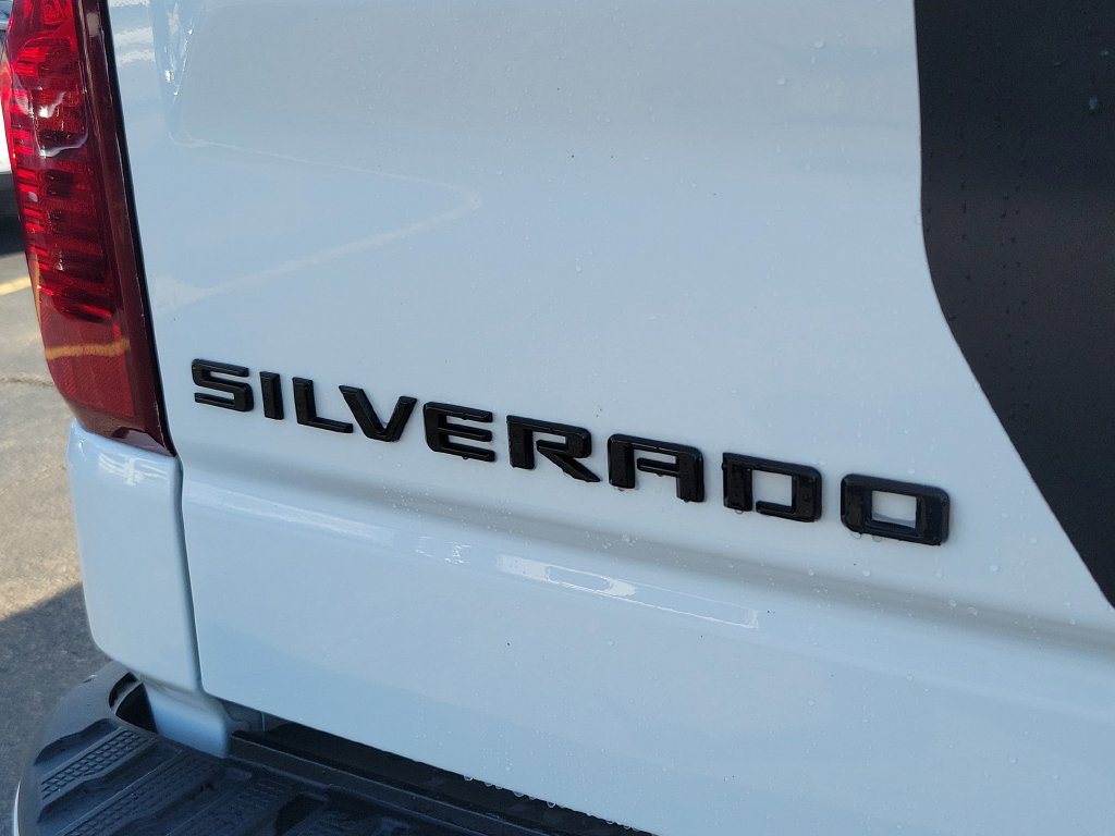 Used 2024 Chevrolet Silverado 1500 Custom w/ Rally Edition AWD/4WD image 9