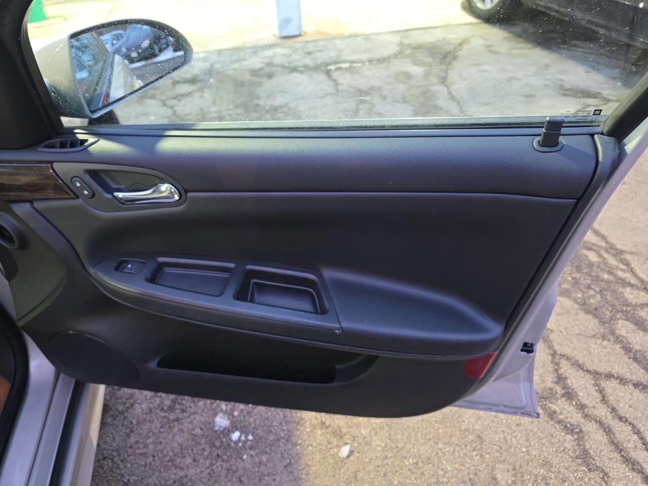 Used 2012 Chevrolet Impala LT image 23