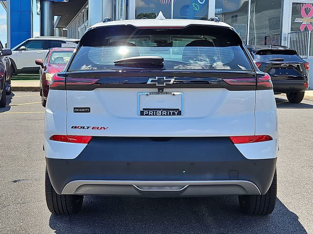 Used 2023 Chevrolet Bolt EUV LT w/ Convenience Package FWD image 5
