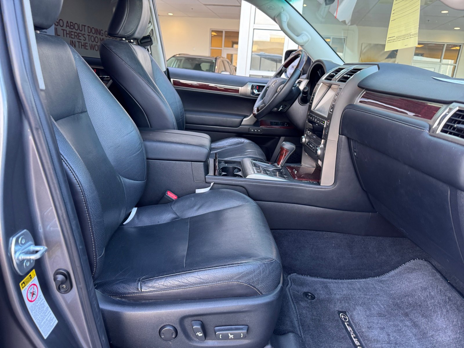 Used 2015 Lexus GX 460 image 19