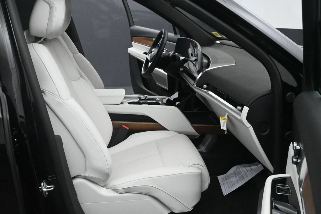 Used 2026 Cadillac Vistiq Luxury AWD/4WD image 11