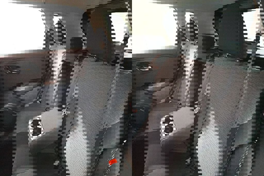 Used 2023 Nissan Rogue SV image 25