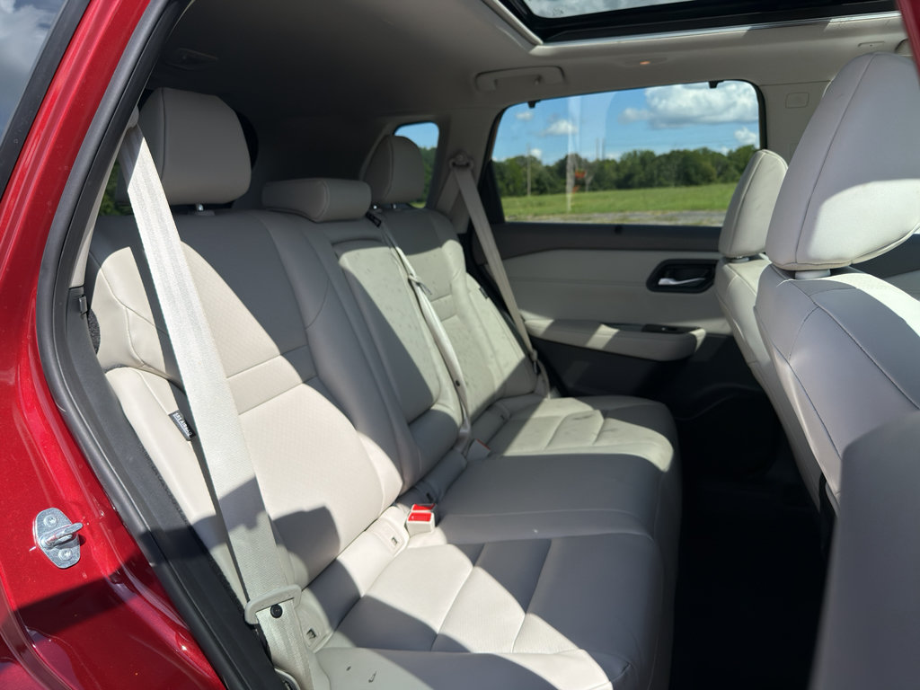 Certified 2024 Nissan Rogue SV w/ SV Premium Package FWD image 19