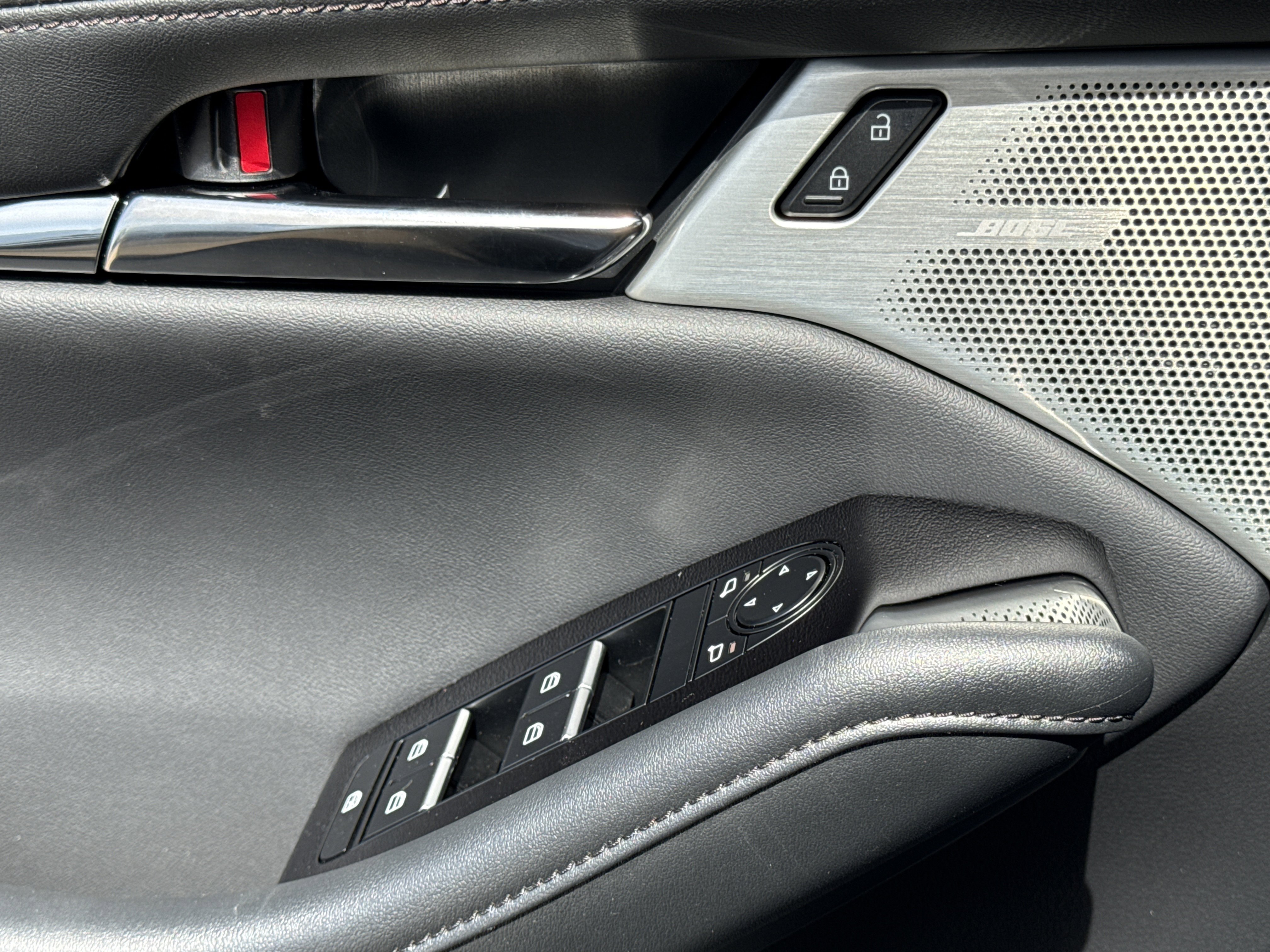 New 2026 MAZDA MAZDA3 Hatchback w/Premium Plus Pkg image 16