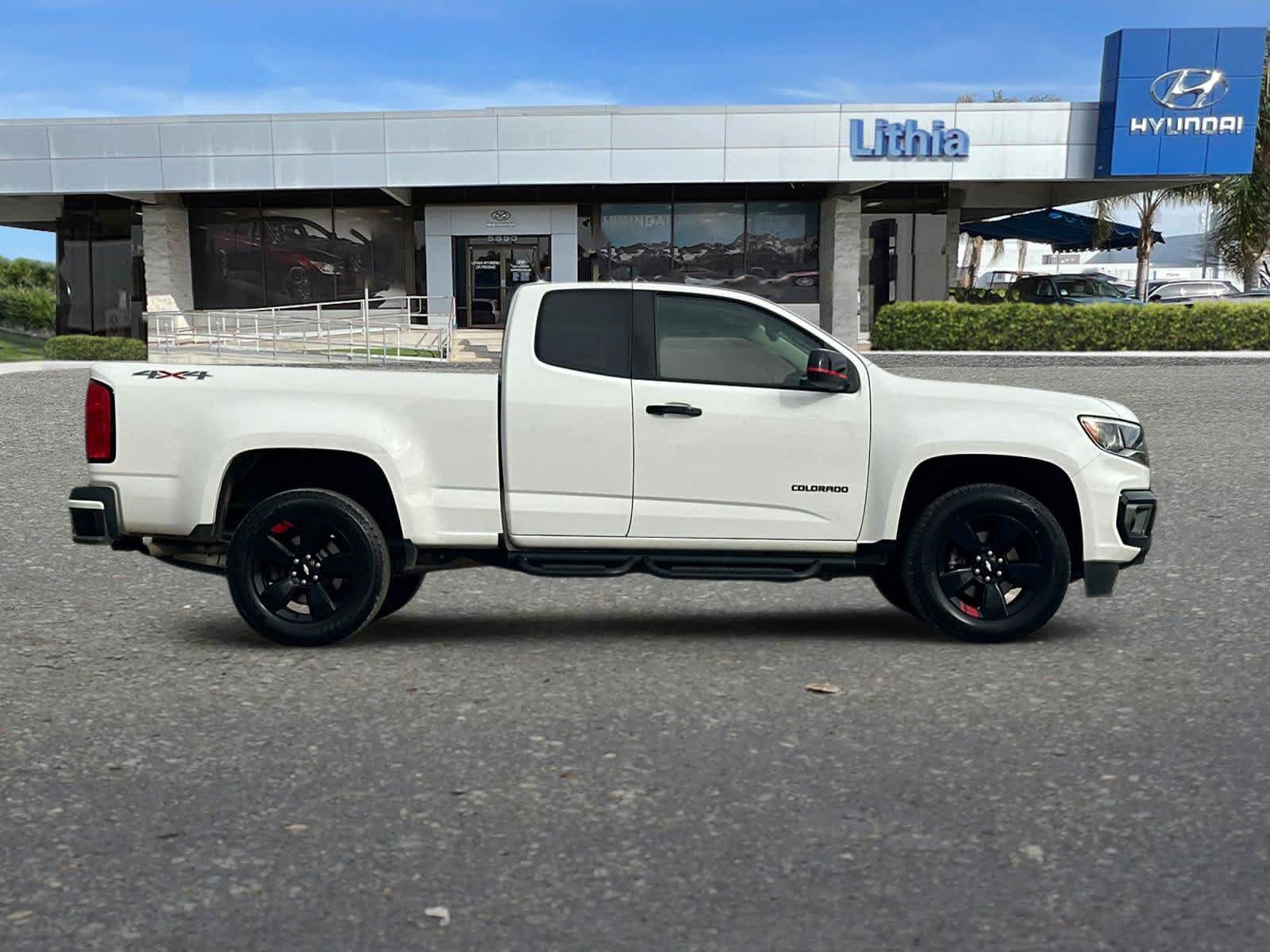 Used 2021 Chevrolet Colorado LT w/ Redline Special Edition AWD/4WD image 9
