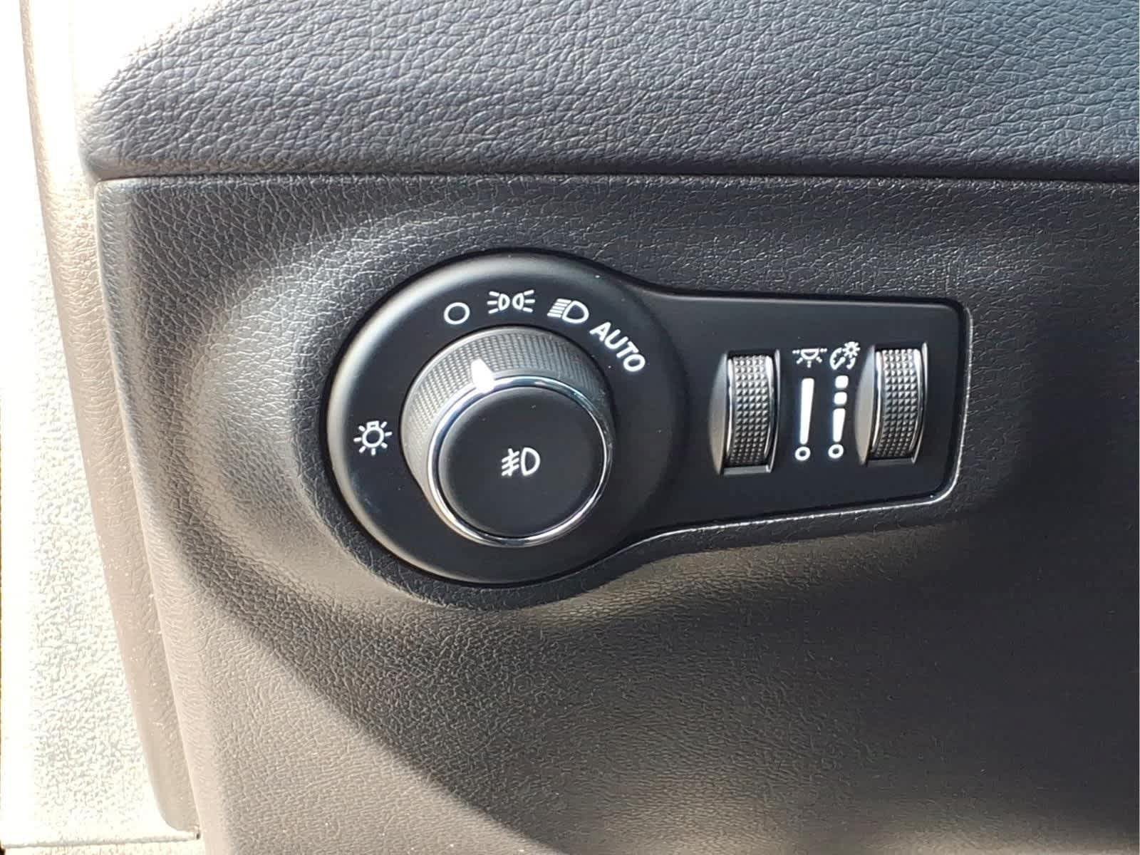 Used 2020 Jeep Compass Latitude AWD/4WD image 13