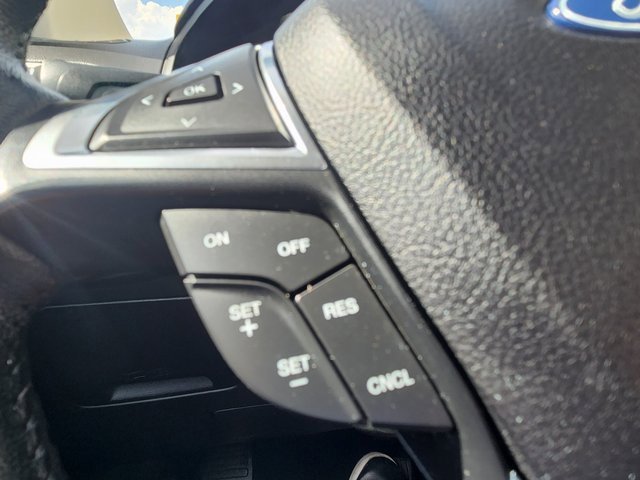 Used 2023 Ford Edge SEL image 32