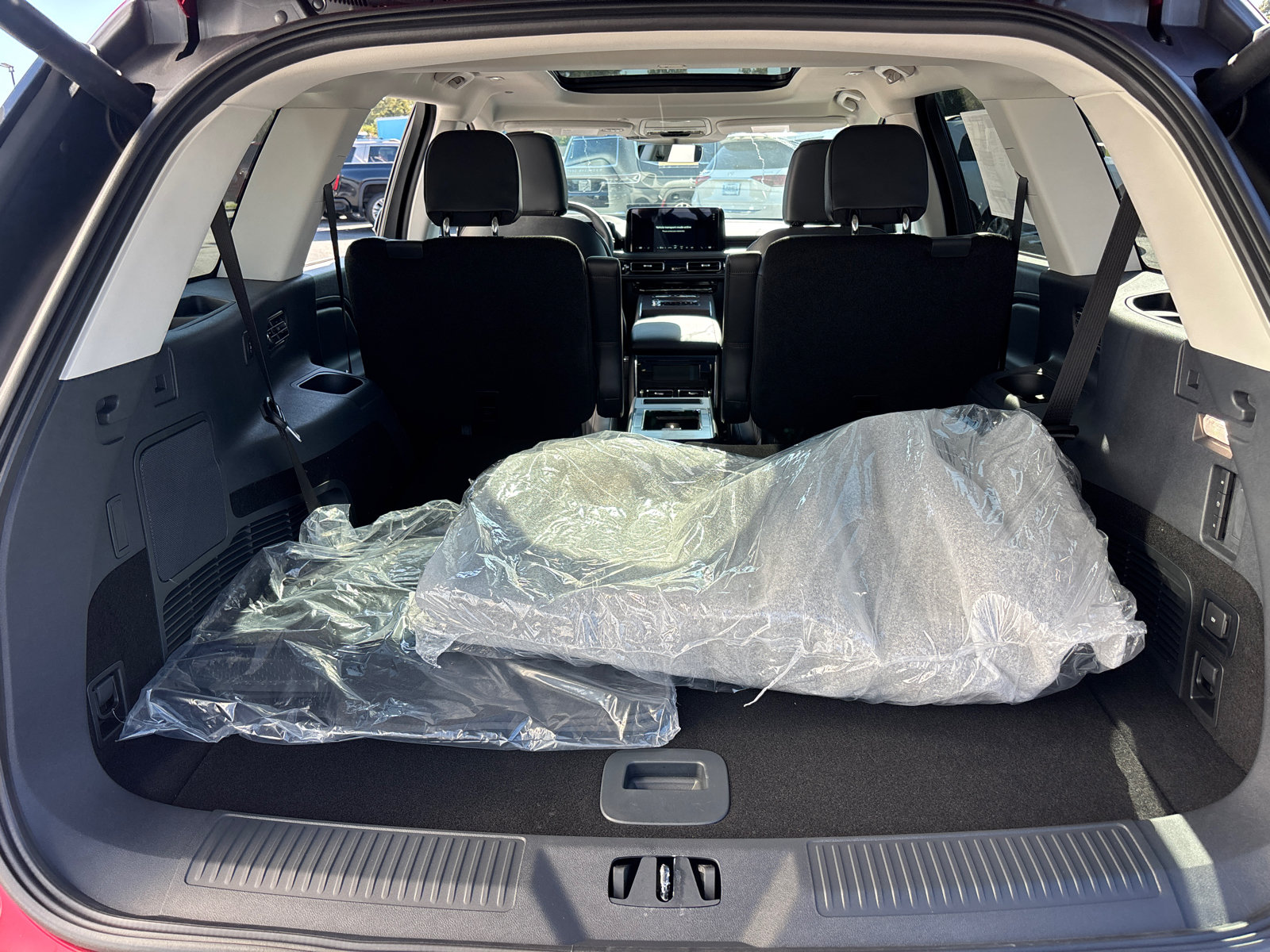 New 2026 Lincoln Aviator Reserve w/ Jet Appearance Package AWD/4WD image 9