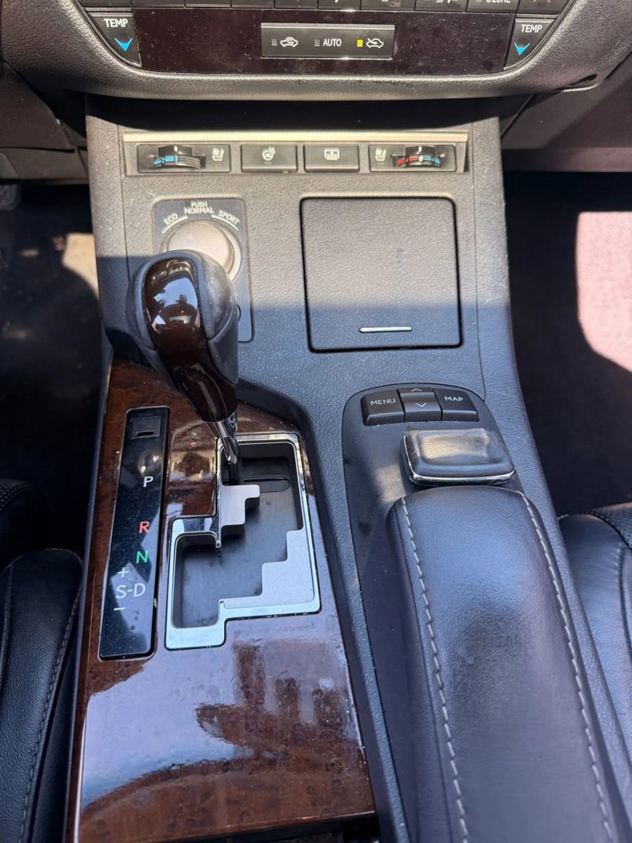 Used 2015 Lexus ES 300h FWD image 25