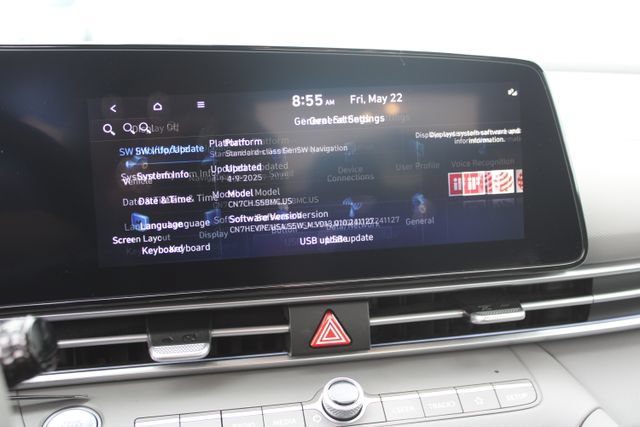 Used 2024 Hyundai Elantra Blue FWD image 26