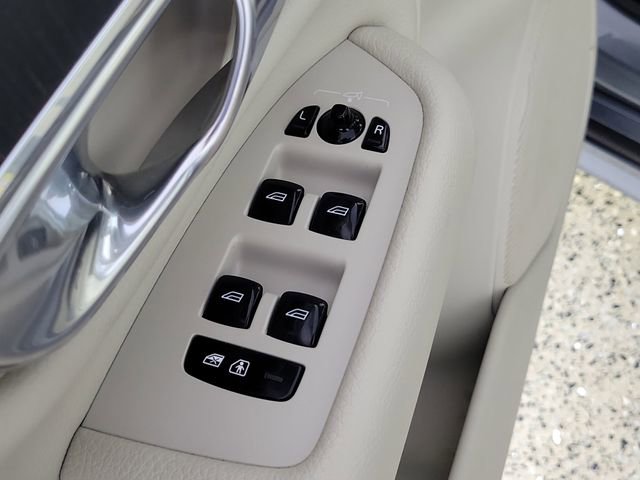 Used 2020 Volvo XC90 T5 Momentum AWD/4WD image 24