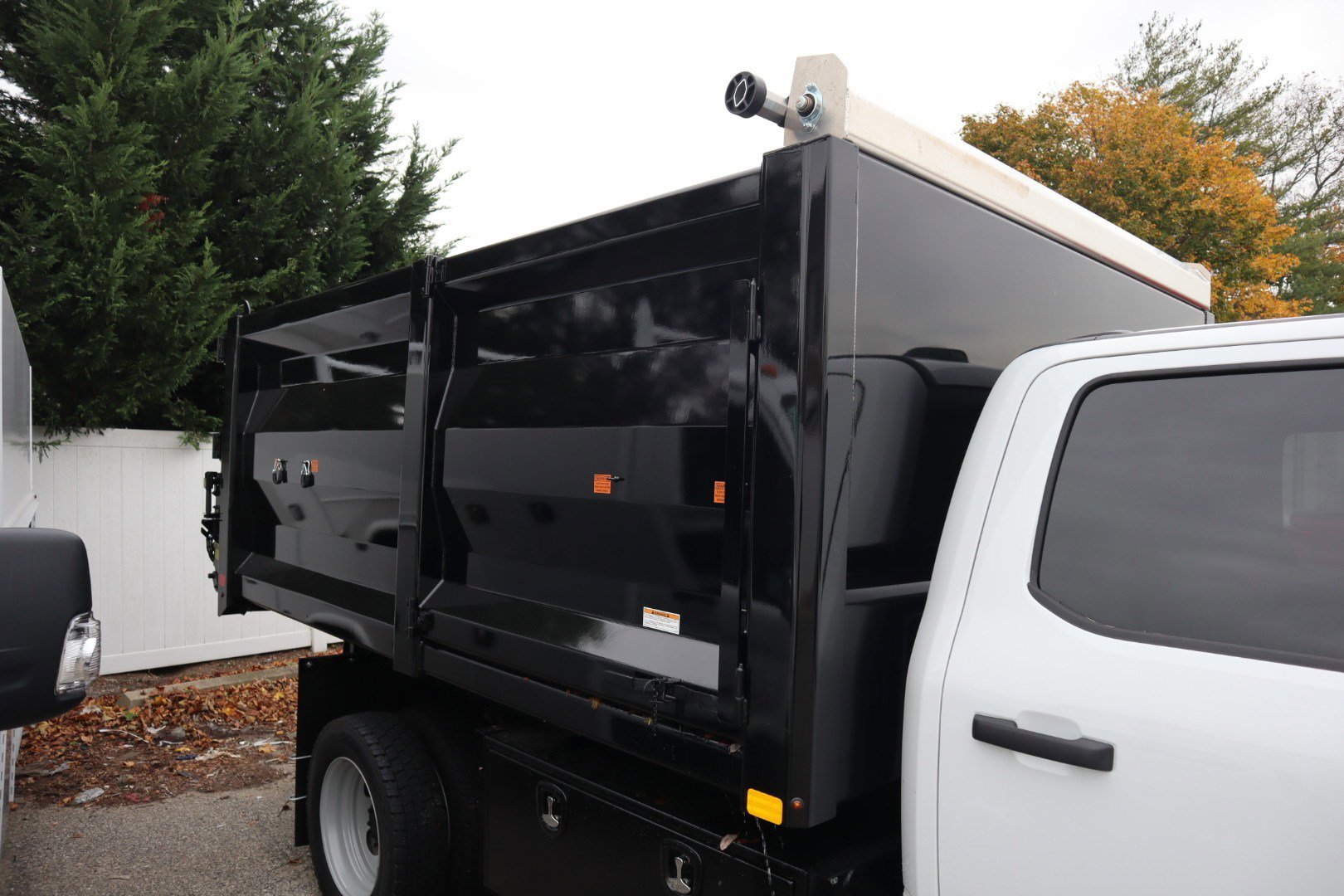 New 2026 Ford F550 4x4 Crew Cab image 4