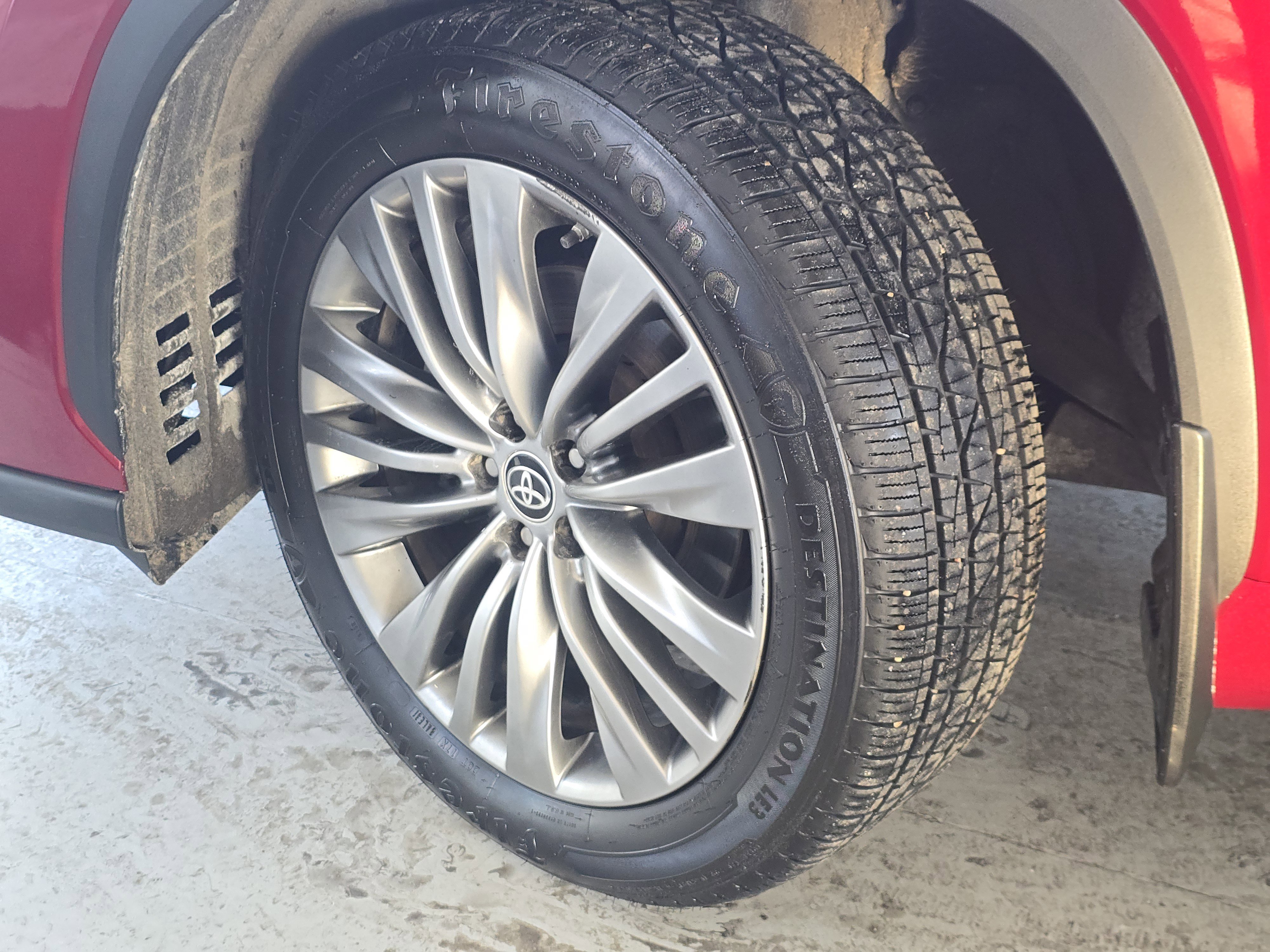 Used 2021 Toyota Highlander Platinum image 10