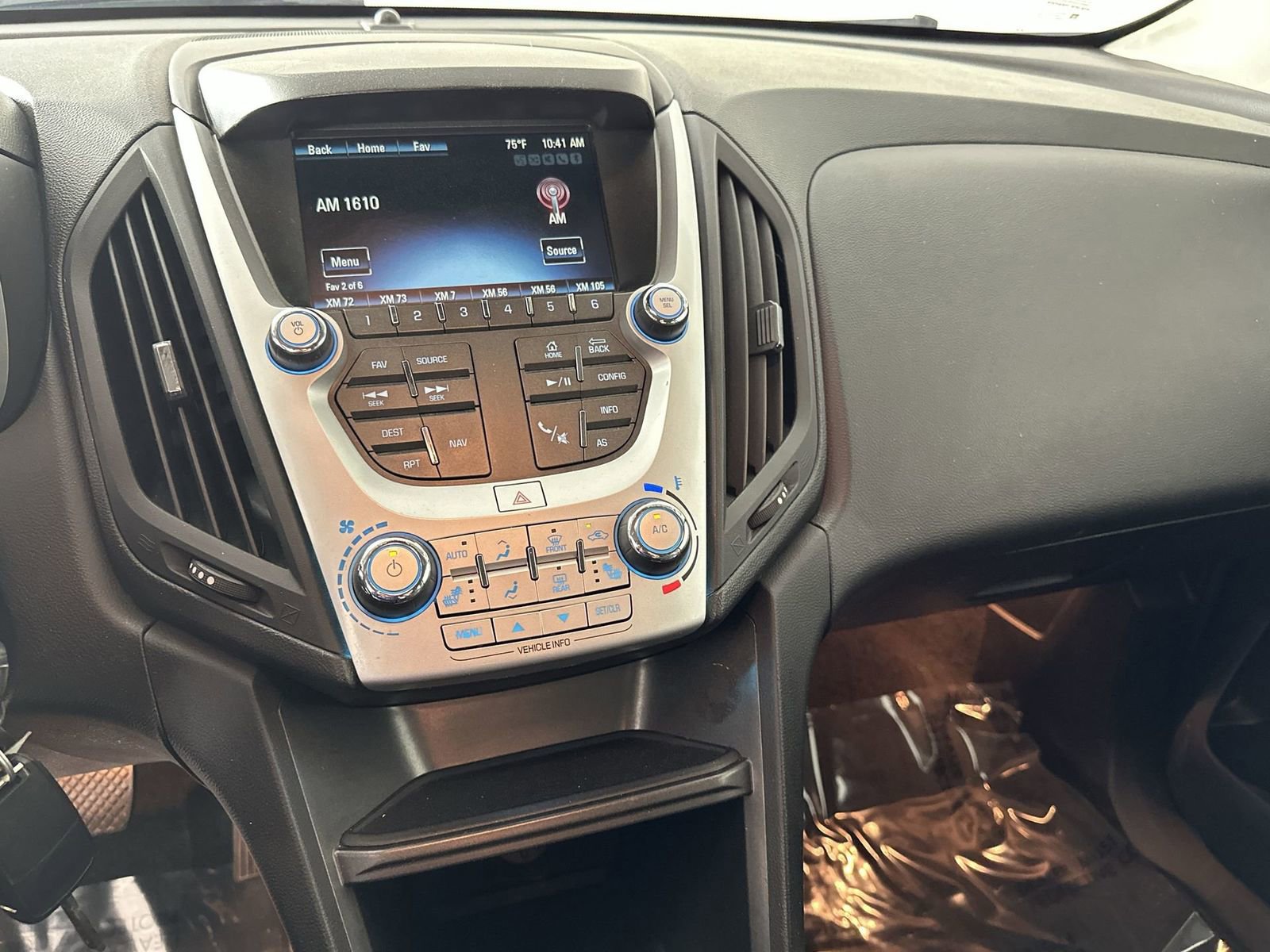 Used 2017 Chevrolet Equinox Premier w/ Enhanced Convenience Package FWD image 21