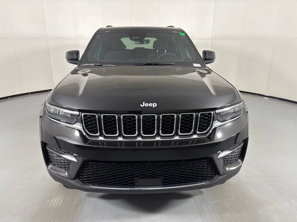 New 2026 Jeep Grand Cherokee Laredo RWD image 3