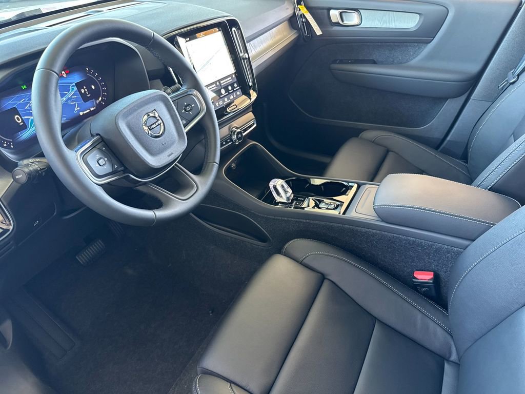 New 2026 Volvo XC40 B5 Plus w/ Protection Package Premier image 9