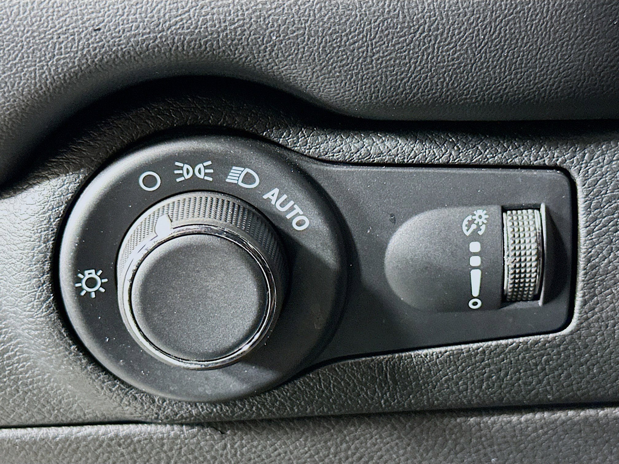 Used 2024 Dodge Durango GT image 17