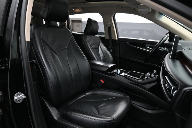 Used 2023 Lincoln Nautilus Reserve FWD image 13
