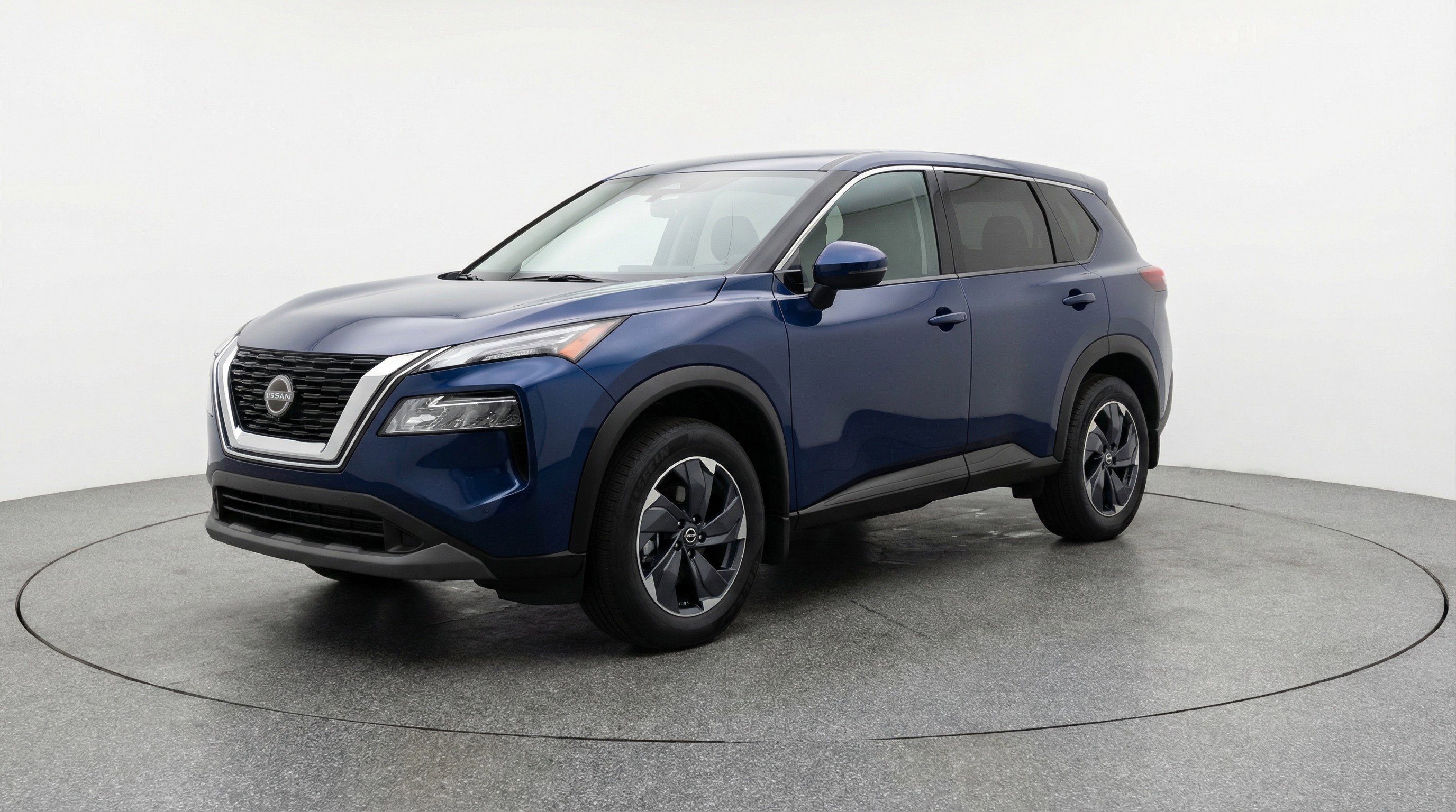 Used 2025 Nissan Rogue SV AWD/4WD image 3