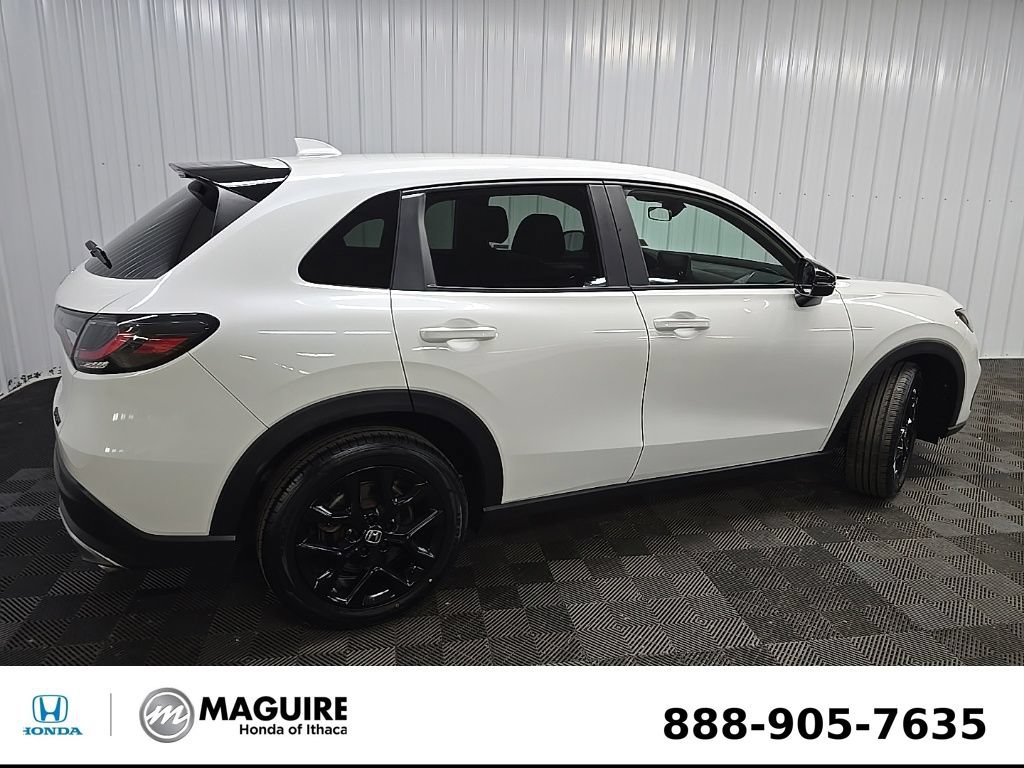 Used 2024 Honda HR-V Sport image 3